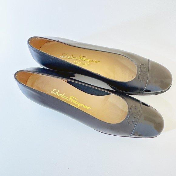 Ferragamo Ballerina Pumps 1.5" Heel - Picture 3 of 13